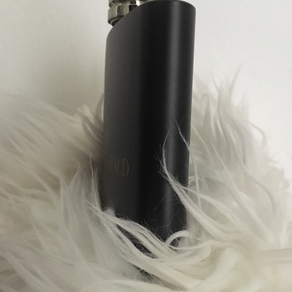 Roberi & Fraud flask - Picture 2 of 4